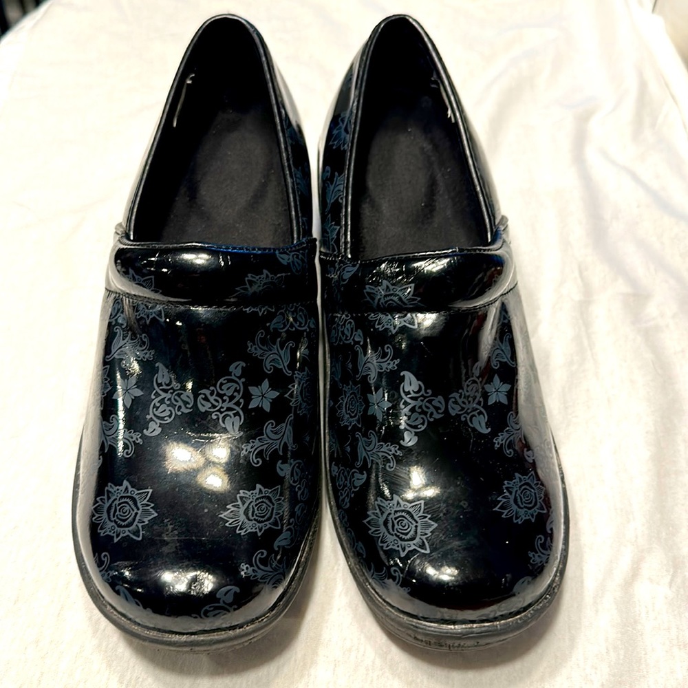 Safety Step Shoes- Healthcare Sz 9
